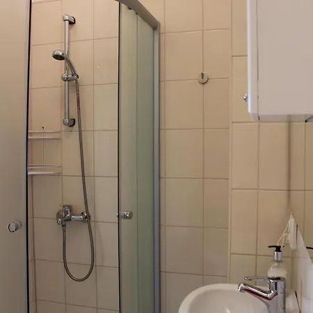 אכסניה Viru Backpackers *